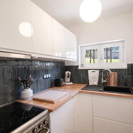 Cosy A Avec Terrasse Et Parking Prive - Fr-1-343-230 Apartman